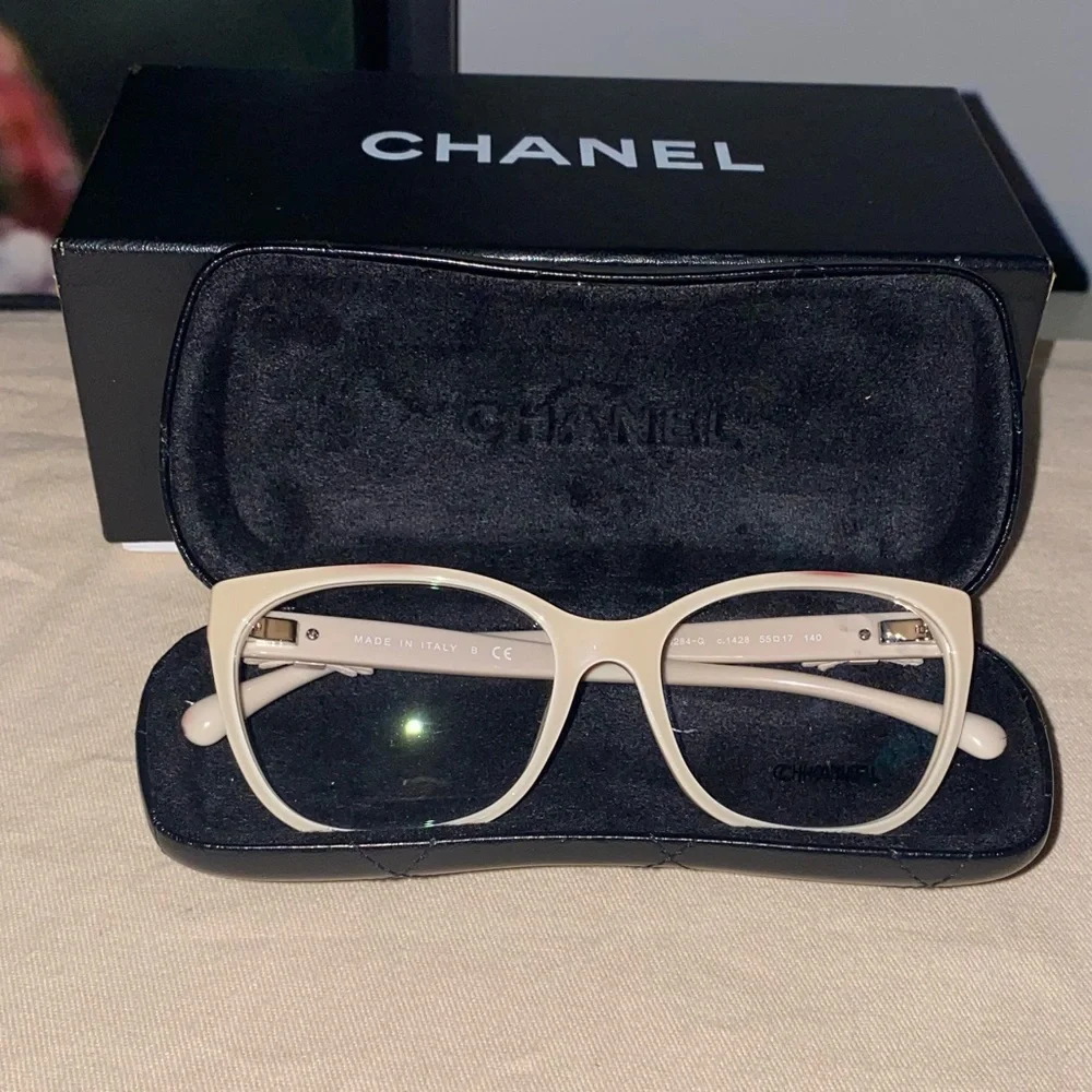Chanel nude frames - Picture 5 of 15